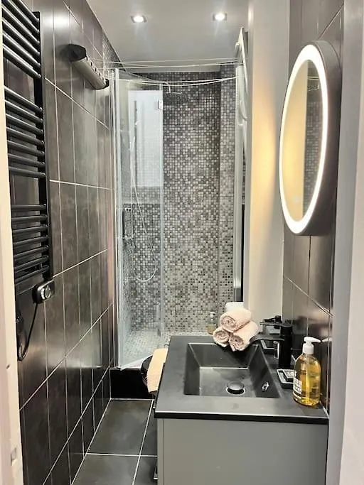 Beautiful & Central Apartment Near Champs-Elysees باريس