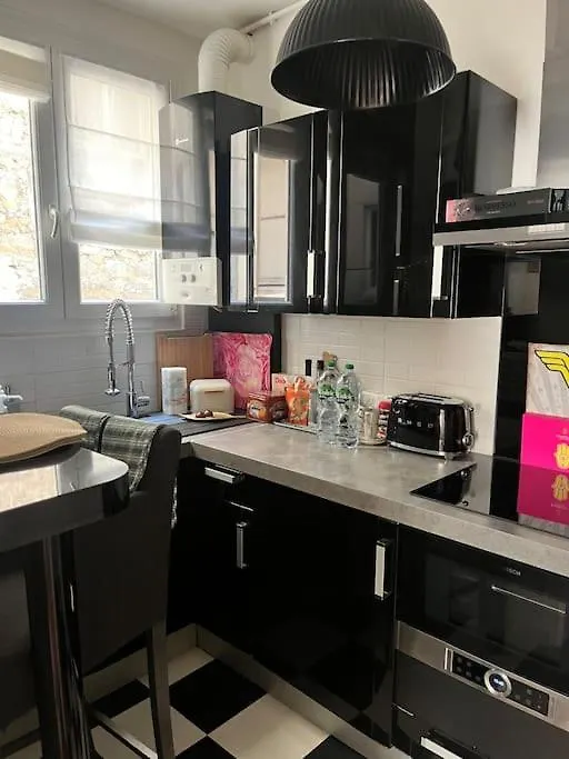 Beautiful & Central Apartment Near Champs-Elysees باريس فرنسا