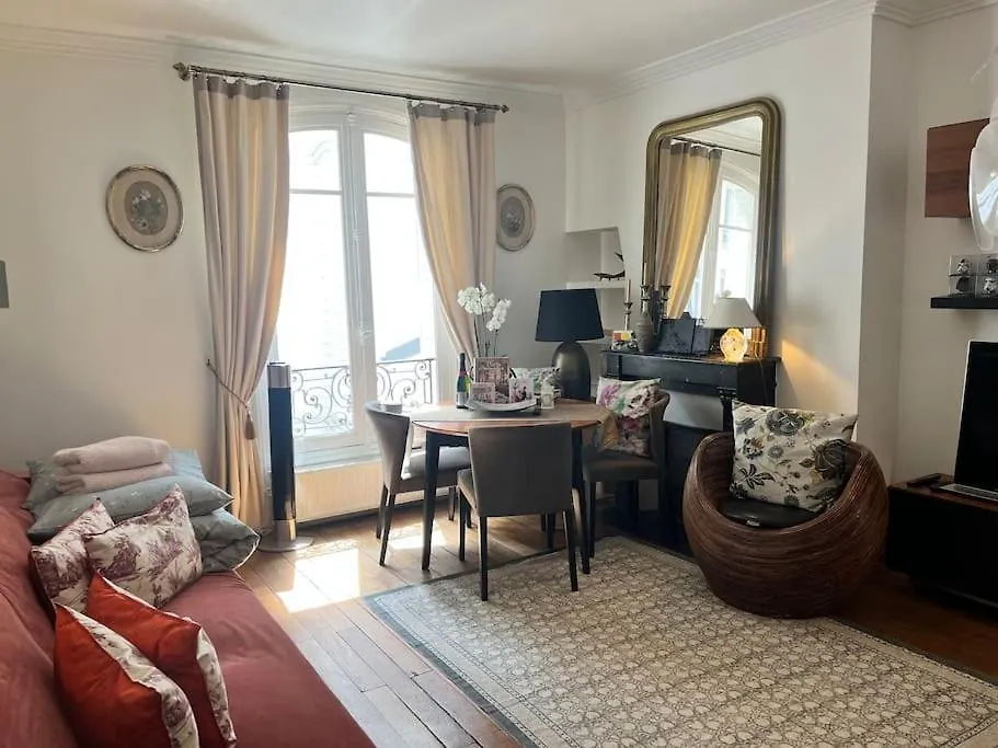 Beautiful & Central Apartment Near Champs-Elysees باريس
