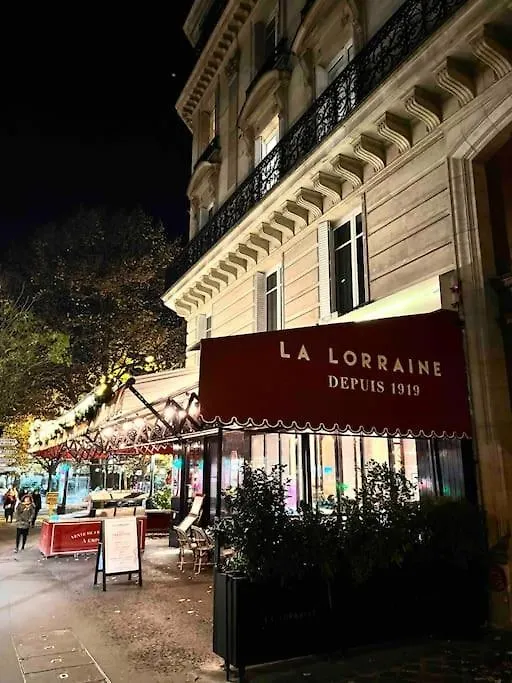 Beautiful & Central Apartment Near Champs-Elysees Paris France