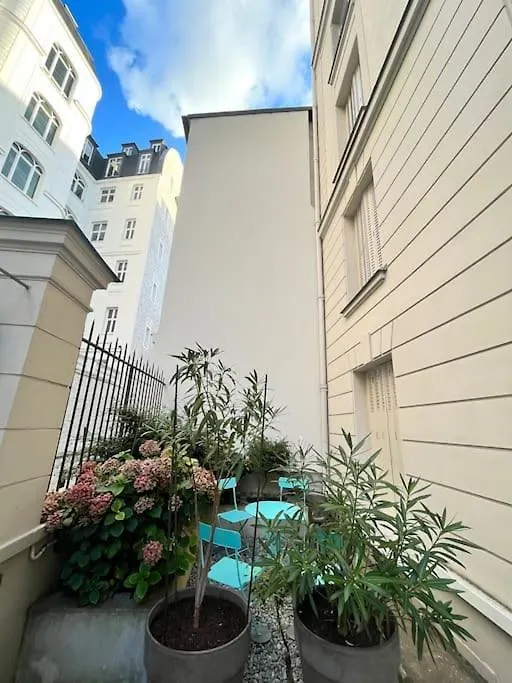 Beautiful & Central Apartment Near Champs-Elysees Paris 0*,  France